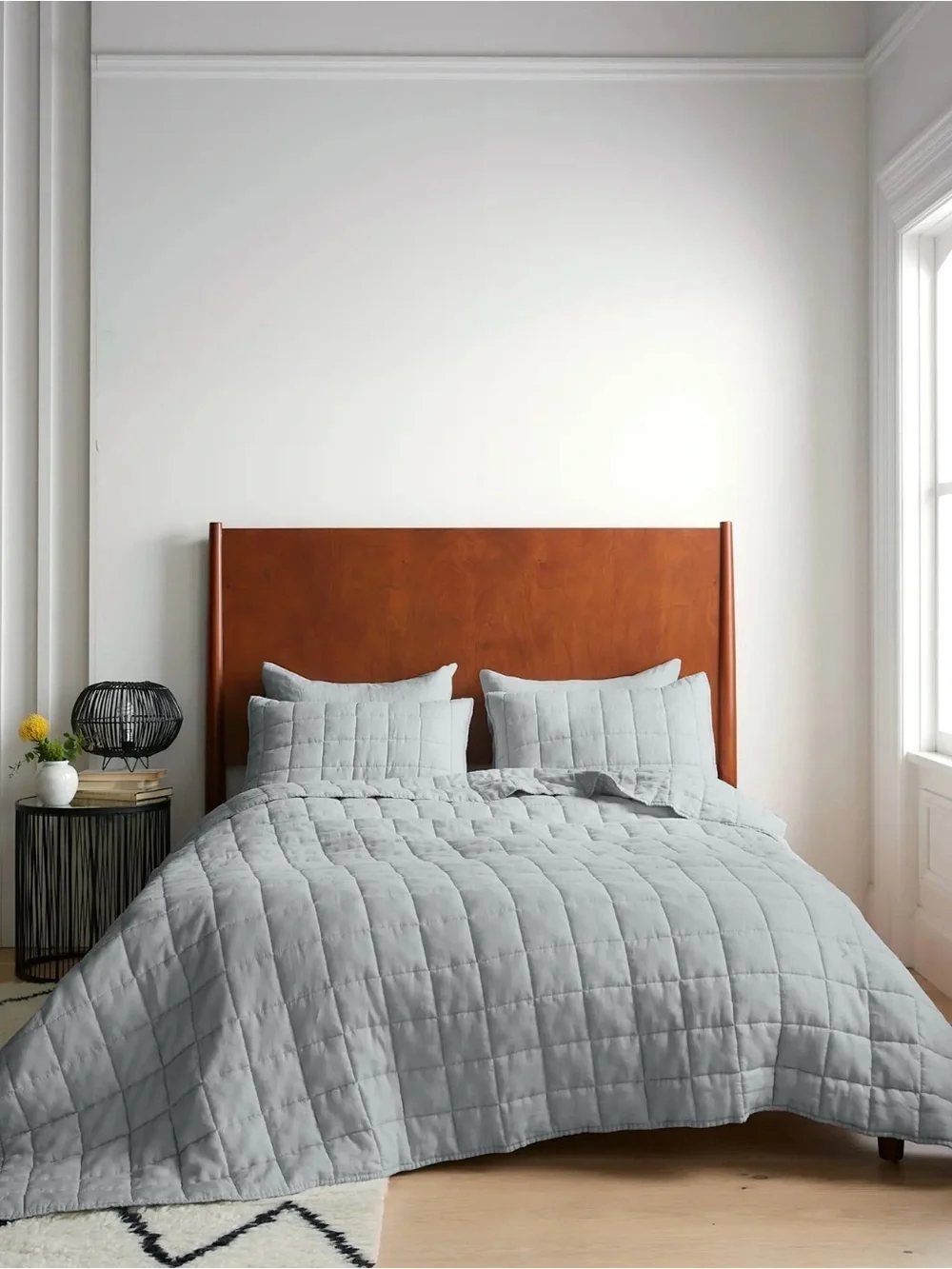 Quince European Linen Box Quilt Set in Mist King with Standard Size Shams 1196